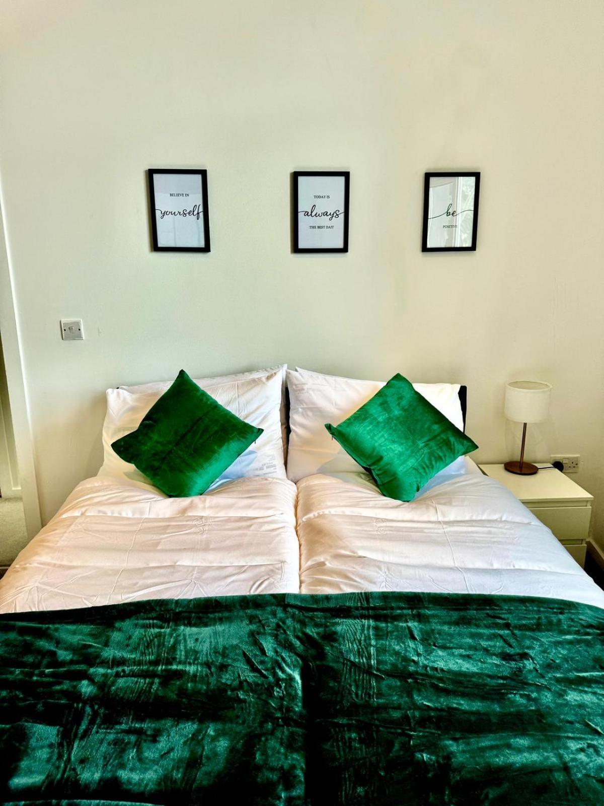 Three Bedroom House By Peacegrove Homes Short Lets & Serviced Accommodation Brighton With Free Wifi & Pet Friendly Dış mekan fotoğraf