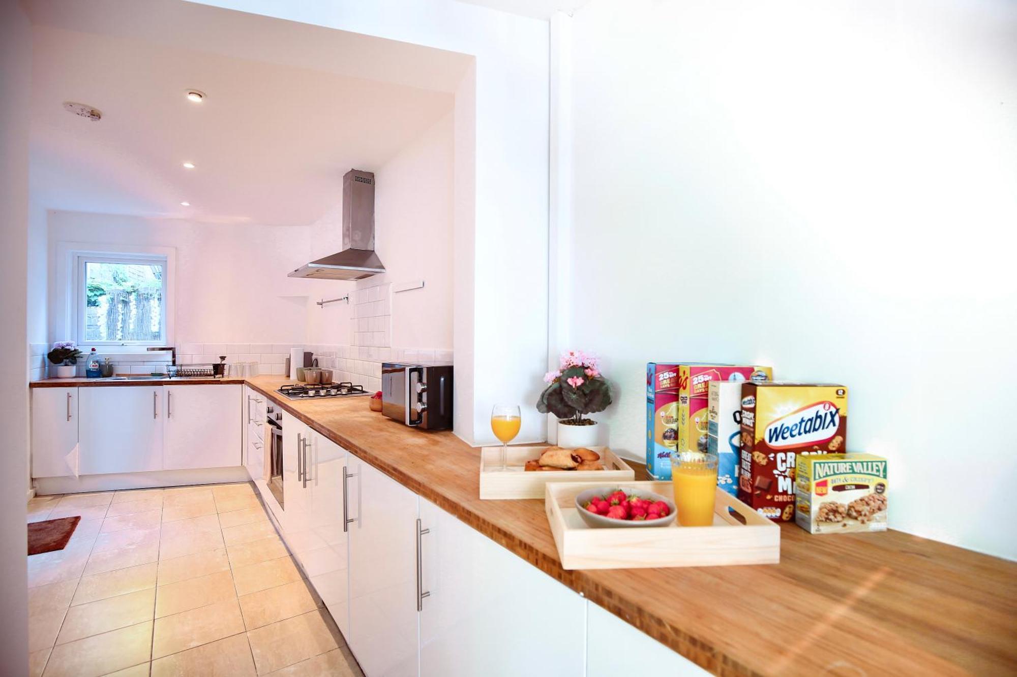 Three Bedroom House By Peacegrove Homes Short Lets & Serviced Accommodation Brighton With Free Wifi & Pet Friendly Dış mekan fotoğraf